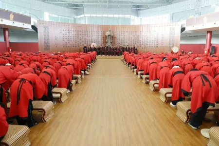 菏泽师生走进曲阜儒家研学基地体验拜师礼活动